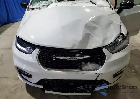 2026 Chrysler Pacifica Select from USA, damaged, VIN 2C4RC1BG7TR191909